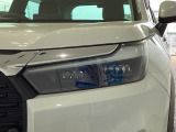 LEDヘッドライトは、点灯の瞬間から最大光量を発揮し、突然暗くなるトンネルなどでの安定感を高めます。