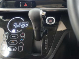 ストレート式のシフトレバーを採用しております♪シンプルなので、誰でも使いやすいですネ☆