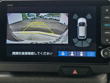 駐車時の安全確認をサポートするバックカメラも使用できます。インターナビで様々な情報を得ることもできます。
