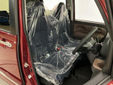 【運転席・助手席】内装ルームクリーニング済みです。しっかり綺麗にしていますので、是非、お確かめください。車に自信があるからこそ、是非一度ご来店頂き内外装も見てもらえると幸いです。