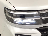 【LEDヘッドライト】明るい光が瞬時に立ち上がり、必要な場所を均一に照らします。寿命も長く省エネで、スタイリッシュなデザインは現代の主流です♪
