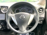 インテリアに合わせたデザインのステアリングは、運転される方のことも考え、運転しやすい形状、大きさです。是非一度、実際に触ってお確かめください。