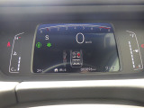 視認性の良いメーターで、運転中も情報がひと目で確認できて安心。見やすさにこだわったデザインで、毎日のドライブがもっと快適に☆