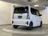 リヤ、後ろから見るとまた車の印象が変わってきますね☆☆