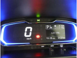 とっても見やすいメーターです。夜間時はラグジュアリーな気分にさせてくれる照明が魅力ですので、夜のドライブも楽しみになりますよ♪