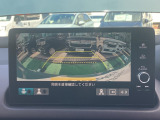 運転をしやすくする多彩な視界を手に入れるシステム。「見通しの悪い交差点での発進」「料金所などへの幅寄せ」「バック駐車」「縦列駐車」といった、多くの人が苦手意識を持ちやすいシーンで効果を発揮します。