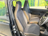 運転席シート廻りは使用感も少なく、良好な状態となっています。前オーナー様が丁寧に使っていたことがよくわかりますね。