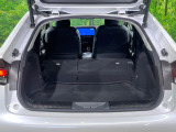 後席を格納すると、これだけの広さが!シーンに合わせたシートアレンジで、大きな荷物も積むことが出来ます♪