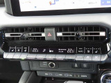 デュアルオートエアコン搭載☆運転席と助手席でエアコンが独立しているのでドライバーも同乗者もより快適にドライブができます♪
