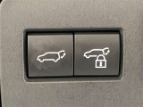 バックドアの開閉が電動操作可能。荷物の出し入れもラクラクです。