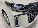 【二眼LEDヘッドライト】スタイリッシュな見た目の二眼LEDヘッドライトを装備♪スタイルだけでなく、夜間の走行も視界良好で安心してお乗りいただけます。