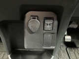 運転席から操作しやすい位置に配備されています♪