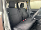 運転席シート廻りは使用感も少なく、良好な状態となっています。前オーナー様が丁寧に使っていたことがよくわかりますね。