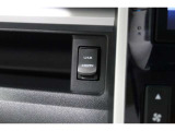スマートフォンなどの音楽再生が可能なUSB接続ジャック装備車両です♪♪♪
