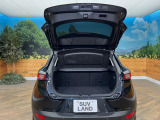 普段のお買い物や通勤、送迎等に十分な荷室スペースを確保しております。セカンドシートを倒すと、大きな荷物の積載も可能です♪