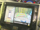 【パノラマモニター】専用のカメラにより、上から見下ろしたような視点で360度クルマの周囲を確認することができます☆死角部分も確認しやすく、狭い場所での切り返しや駐車もスムーズに行えます。