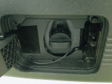 充電ポートは車両前部に装備されています