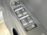 【電動格納ミラー】サイドミラーは電動格納式となっており、狭い駐車場でもキズがつくリスクを抑えられます。