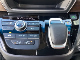 運転席、助手席にシートヒーターを装備(*^_^*)寒い日もポカポカ快適ですよ。