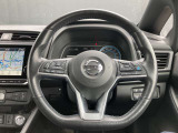 ステアリングスイッチ搭載!ハンドルひとつで手を離さなくても運転中視線をそらさなくても操作が出来て便利です
