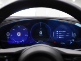 車両に関するお問合せは、ポルシェセンター神戸 六甲アイランド認定中古車センター TEL 078-846-3441までご連絡ください。