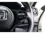 Hondaセンシングの機能のひとつ、アダプティブクルーズコントロール付!アクセルから足を離しても設定したスピードと前車との車間を保ち走行してくれます!車線維持もアシスト☆高速道路で疲労軽減ですね☆