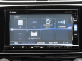 USB・Bluetooth・AUX接続に対応。交通情報取得や画面表示のカスタマイズも可能です。