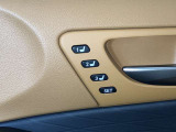 運転の操作性、快適性、など全ては、シートポジションから始まります。シートメモリーは、重要な機能です。