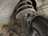 お車を安心してお乗りいただく為には、足回りの定期点検が欠かせません。サービスサポート(有償保証)では無料点検もご提供しており、安心のカーライフをお過ごしいただけるサポート体制が整っています。1