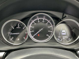 スポーティな3眼メーターとなっております!