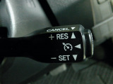 クルーズコントロールのスイッチが装備されています。運転中の操作も安心して行えます。