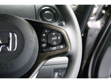 Hondaセンシングの機能のひとつ、アダプティブクルーズコントロール付!アクセルから足を離しても設定したスピードと前車との車間を保ち走行してくれます!車線維持もアシスト☆高速道路で疲労軽減ですね☆
