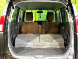 普段のお買い物や通勤、送迎等に十分な荷室スペースを確保しております。セカンドシートを倒すと、大きな荷物の積載も可能です♪