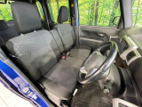 運転席まわりには十分なスペースがあり、大柄な方でもゆったり運転していただける環境です。