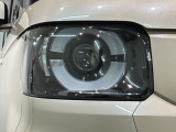 LEDヘッドライトは、点灯の瞬間から最大光量を発揮し、突然暗くなるトンネルなどでの安定感を高めます。