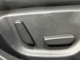【パワーシート】スイッチ一つで簡単にシートの微調整が可能!電動だから力もいりません!快適なシートポジションにセットして、快適なドライブをお楽しみください。