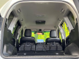 普段のお買い物や通勤、送迎等に十分な荷室スペースを確保しております。セカンドシートを倒すと、大きな荷物の積載も可能です♪
