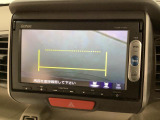 【バックモニター】駐車には欠かせないバックカメラを装備!カラーで後方をモニタリング。安全でゆとりのある駐車をサポートします。