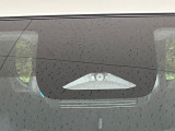 【トヨタセーフティセンス】走行中に前方の車両等を認識し、衝突しそうな時は警報とブレーキで衝突回避と被害軽減をアシスト。より安全にドライブをお楽しみいただけます。