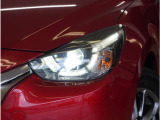 【LEDヘッドライト】省電力で長寿命の明るく運転しやすいLEDヘッドランプです。明るく照らすので暗い夜道からお客様を守ってくれます。お近くの広島マツダまでお越しください。