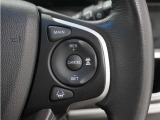 ◆アダプティブクルーズコントロール◆予め設定した車速内でクルマが自動的に加減速。前走車との適切な車間距離を維持しながら追従走行します。【LKAS】車線維持支援システムでステアリング操作を支援。