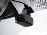 ◆ドライブレコーダー◆映像・音声などを記録する自動車用の装置です。 もしもの事故の際の記録はもちろん、旅行の際の思い出としてドライブの映像を楽しむことができます。