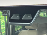 【スマートアシスト】走行中に前方の車両等を認識し、衝突しそうな時は警報とブレーキで衝突回避と被害軽減をアシスト。より安全にドライブをお楽しみいただけます。