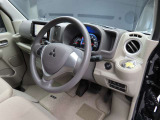 運転席のドアを開け、乗り込む際のイメージです。