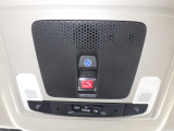 事故や急病時、ホンダトータルケアプレミアム加入なら、緊急通報ボタンを押すだけでHonda CONNECTが位置情報を送信し、オペレーターが即座に救援を手配します