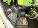 運転席まわりには十分なスペースがあり、大柄な方でもゆったり運転していただける環境です。