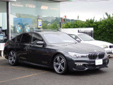 BMW在庫保有台数常時100台以上!ご来店の際はBMW本店(厚木市下荻野140-1)にご来店ください!弊社自慢の全天候型ショールーム!BMW在庫保有台数常時100台以上ございます!