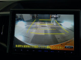バックカメラの画像です。ガイドラインがスムースな車庫入れをサポートいたします!車庫入れの安心感がアップしますね☆