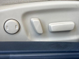 【パワーシート】スイッチ一つで簡単にシートの微調整が可能!電動だから力もいりません!快適なシートポジションにセットして、快適なドライブをお楽しみください。