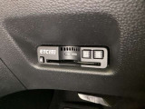 ハンドルの左下にETC2.0がついています。高速道路の料金所の通過も楽々です。 カードの取り出しもしやすい場所についています。